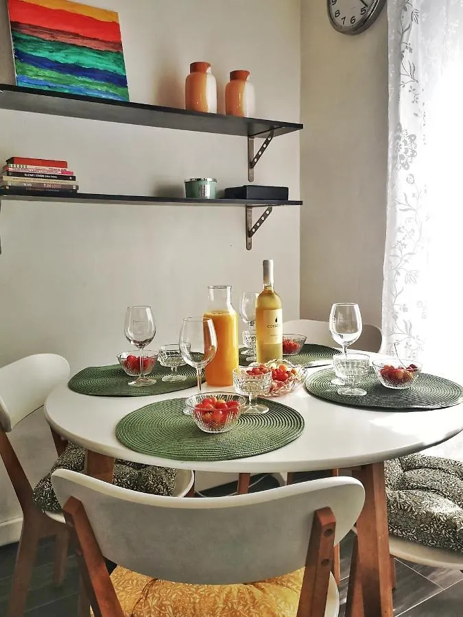 Zahida Lounge Daire Pula